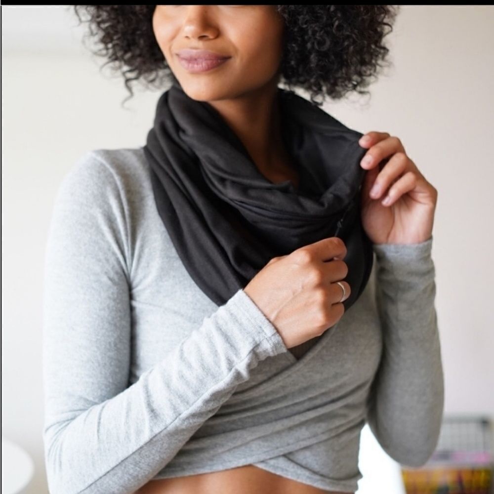 Beyond Yoga Pocket Infinity Scarf NWT‎